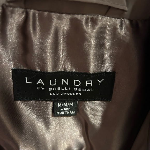 Gorgeous hooded puffer with fur! - Picture 4 of 4